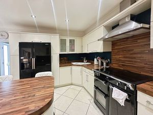 Kitchen- click for photo gallery
